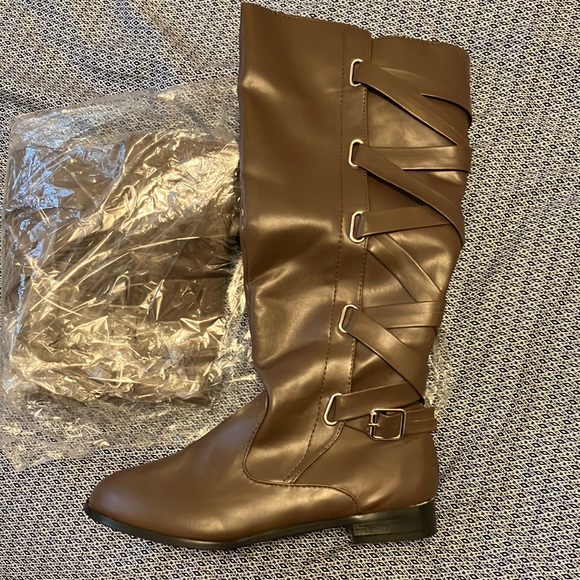 NEW IN ORIGINAL PACKING Women Boot 10. Knee Length. Lt Brown. Packable - Picture 2 of 6